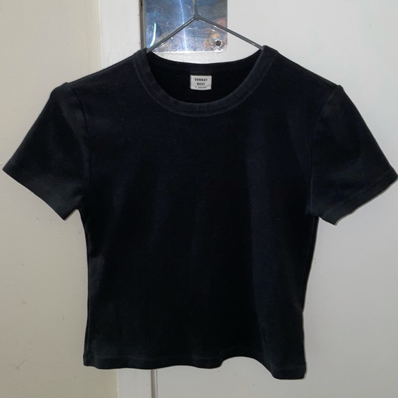 Aritzia, Sunday Best Little Ribbed T-Shirt - Picture 2 of 4
